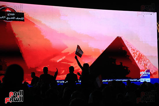 شاشات عملاقة بميدان الاسمرات