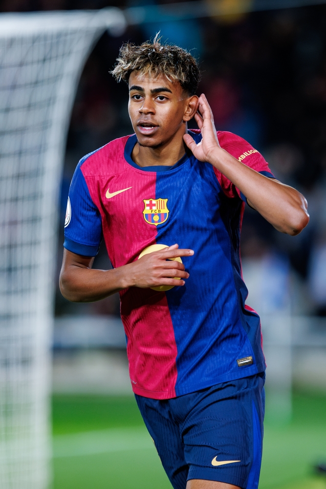 لامين يامال نجم برشلونة لامين يامال نجم برشلونة