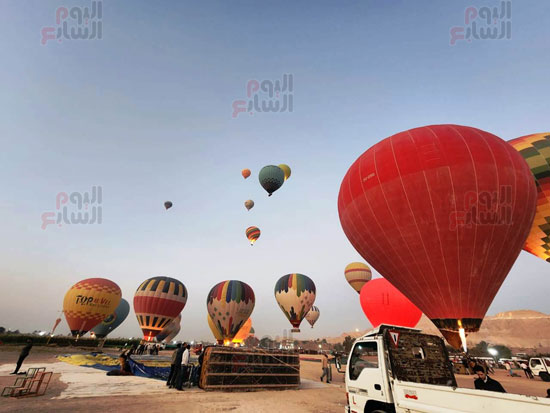 التجهيزات-لإقلاع-رحلات-البالون-يوم-افتتاح-المتحف-المصرى-الكبير