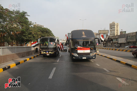 احتفالات بالشوارع