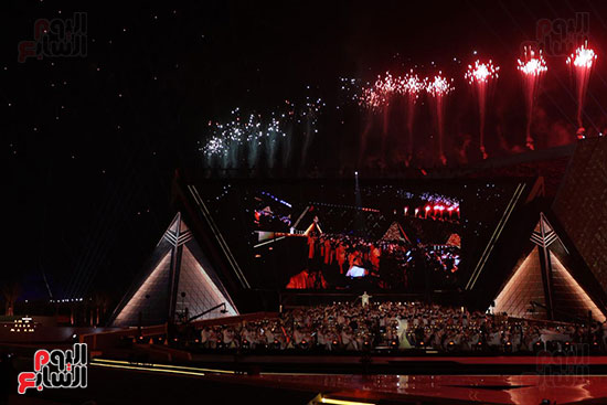 الألعاب النارية تزين سماء القاهرة الألعاب النارية تزين سماء القاهرة