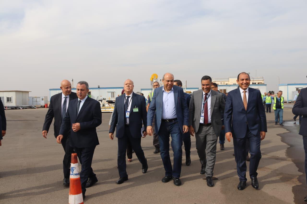 مطارا القاهرة وسفنكس يشهدان حركة تشغيل مكثف (19)