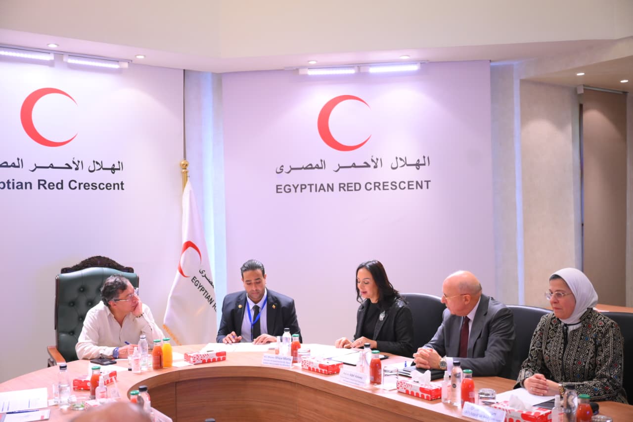 رئيس جمهورية كولومبيا يزور الهلال الأحمر المصري