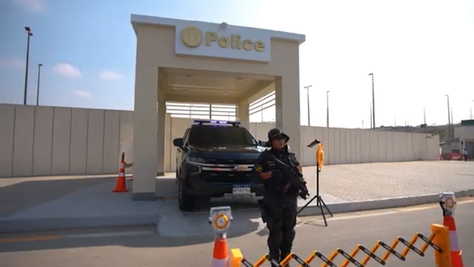 انتشار شرطي مكثف لتأمين ضيوف مصر قبل افتتاح المتحف المصري (1)