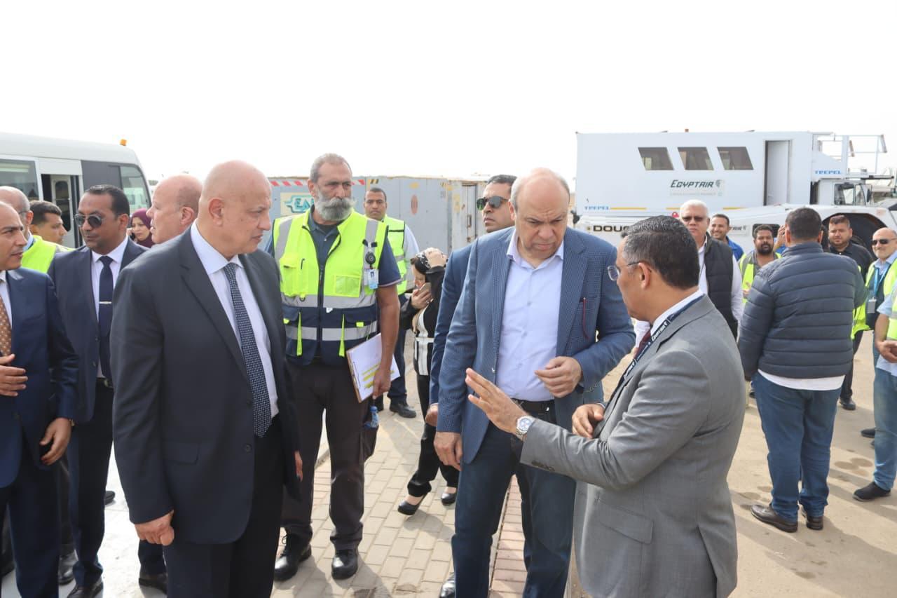 مطارا القاهرة وسفنكس يشهدان حركة تشغيل مكثف (23)