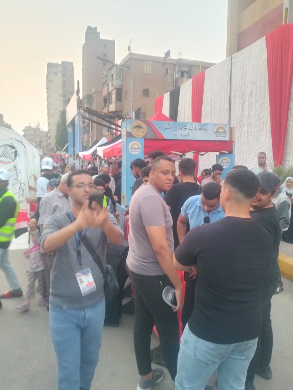 توافد المواطنين على اللجان (5)