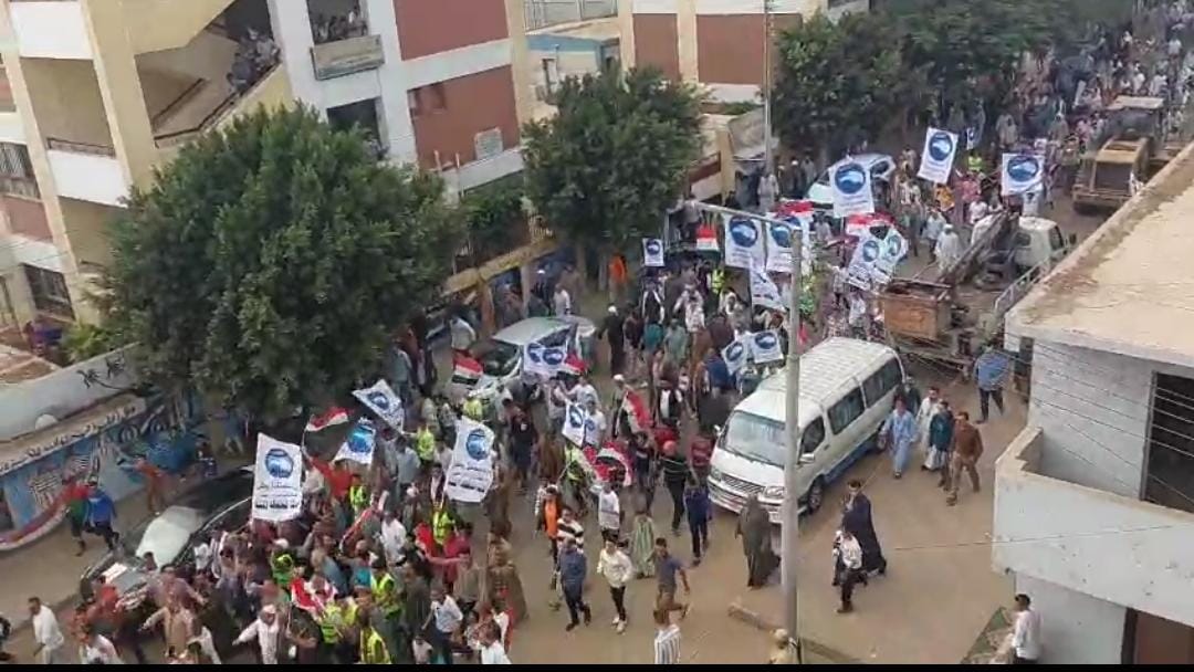 108612-توافد-الناخبون-على-لجان-محافظة-المنيا-(1)