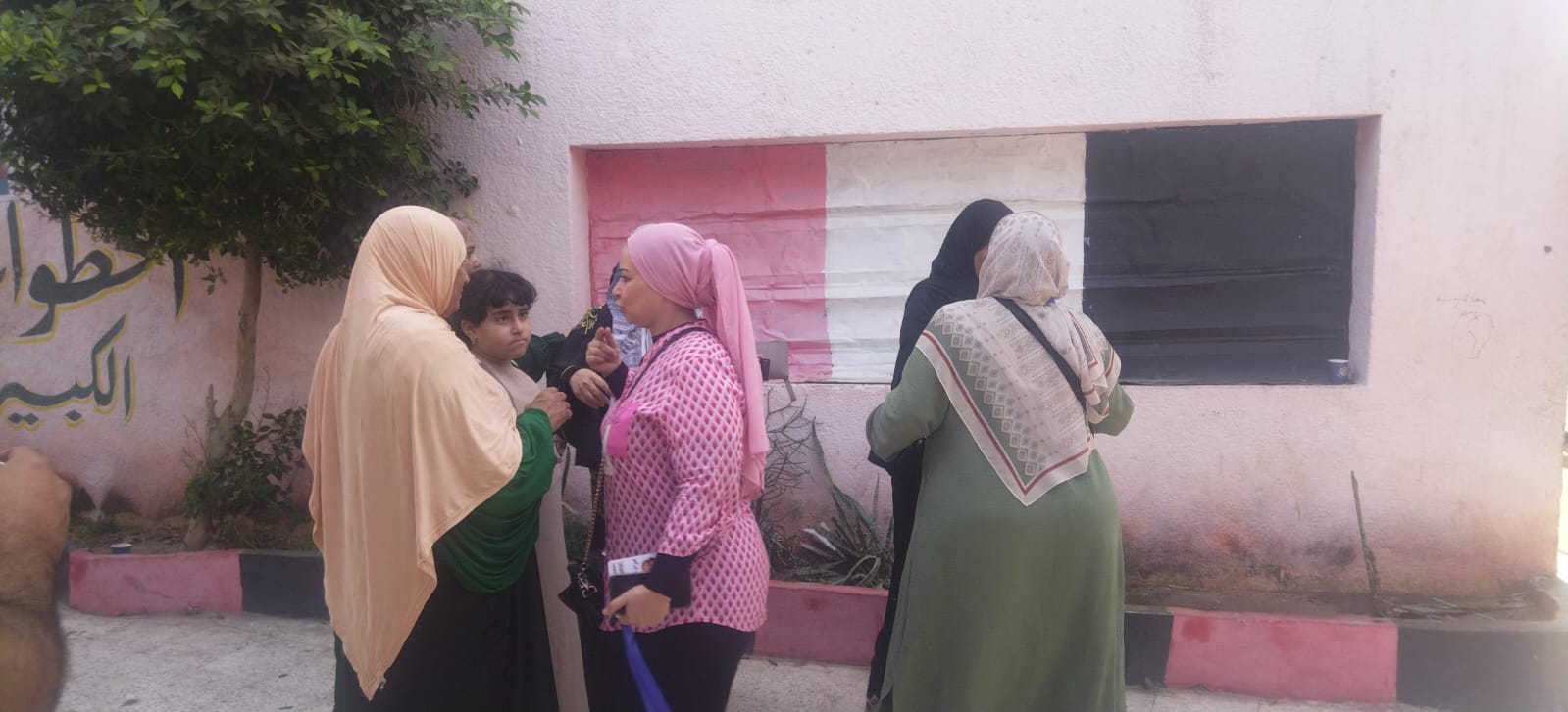 تواجد نسائي مكثف في انتخابات البرلمان