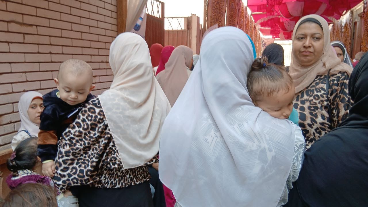 غرفة عمليات القومي للمرأة ترصد طوابير السيدات أمام لجان انتخابات مجلس النواب بمحافظة أسيوط غرفة عمليات القومي للمرأة ترصد طوابير السيدات أمام لجان انتخابات مجلس النواب بمحافظة أسيوط