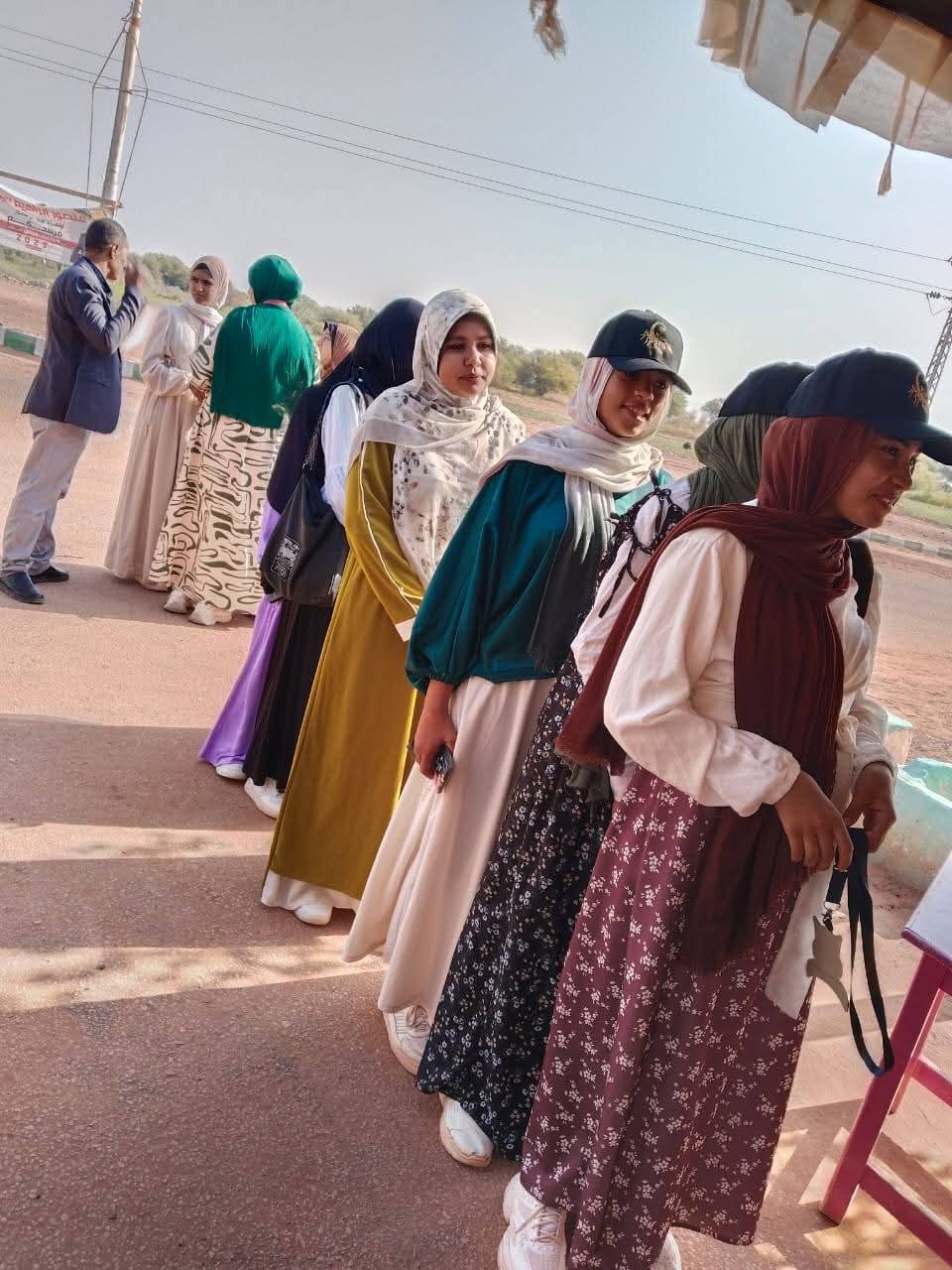 طوابير الناخبين تتزايد على لجان انتخابات مجلس النواب