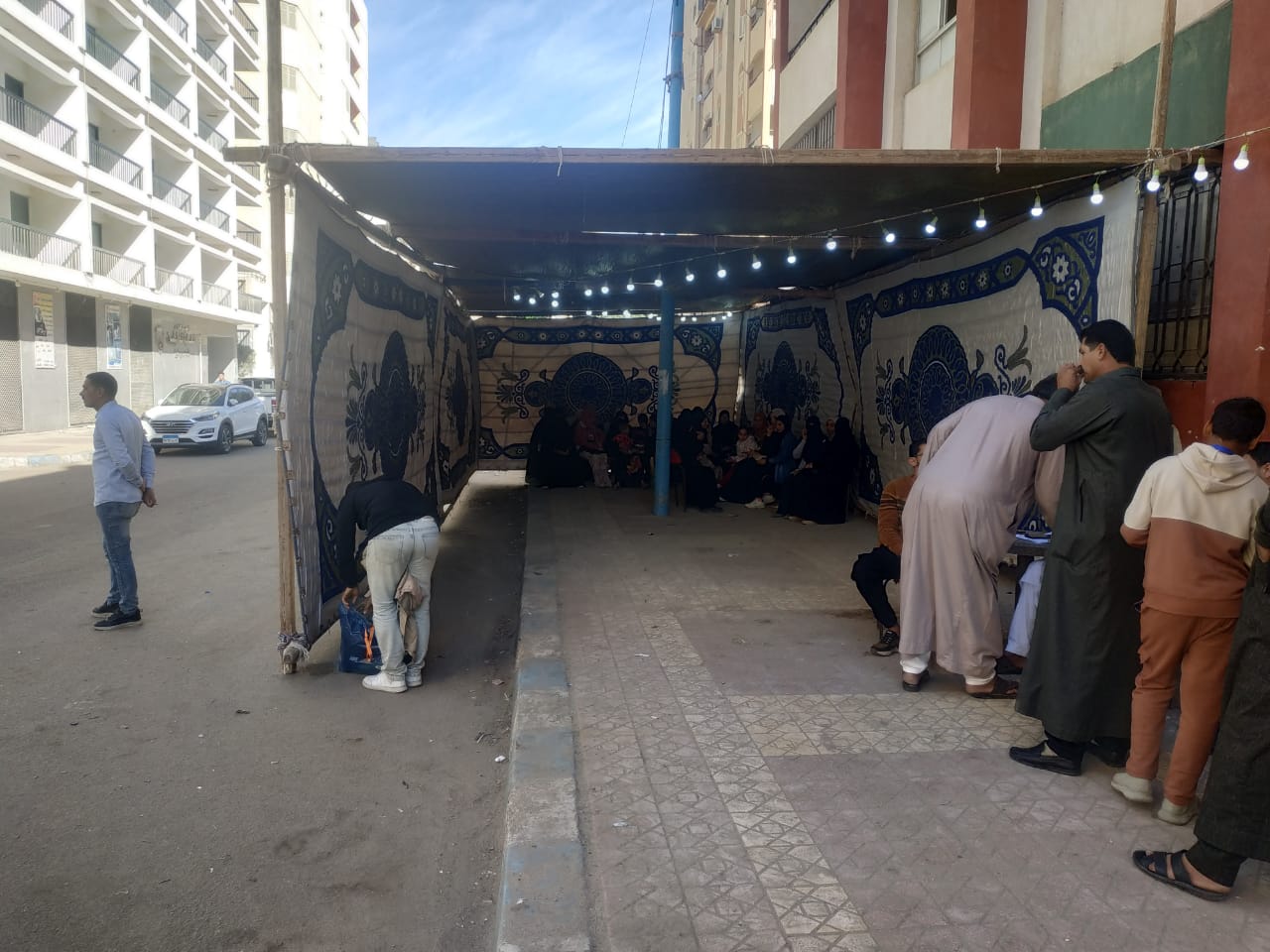 استقبال الناخبين وتجهيز اماكن انتظار - انتخابات مطروح