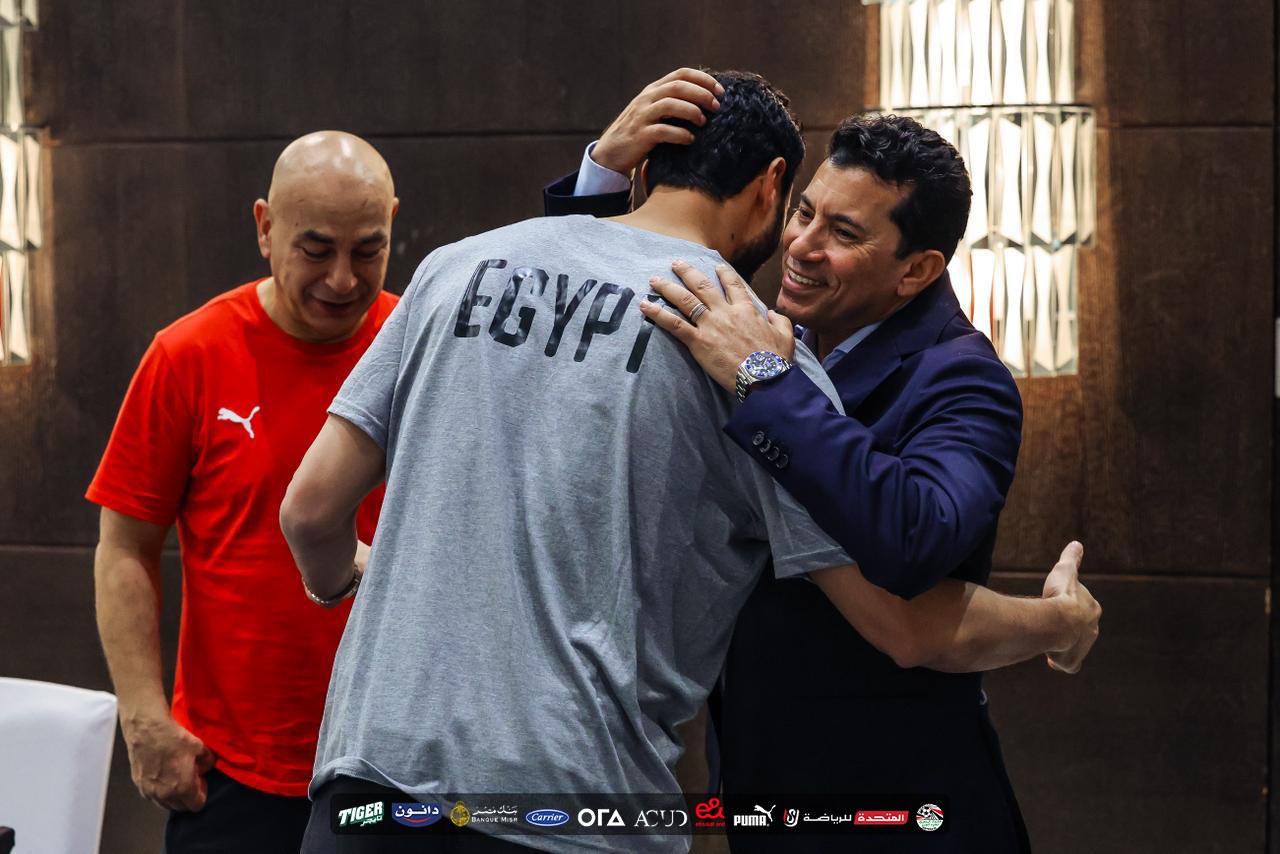 الوزير مع الشناوي