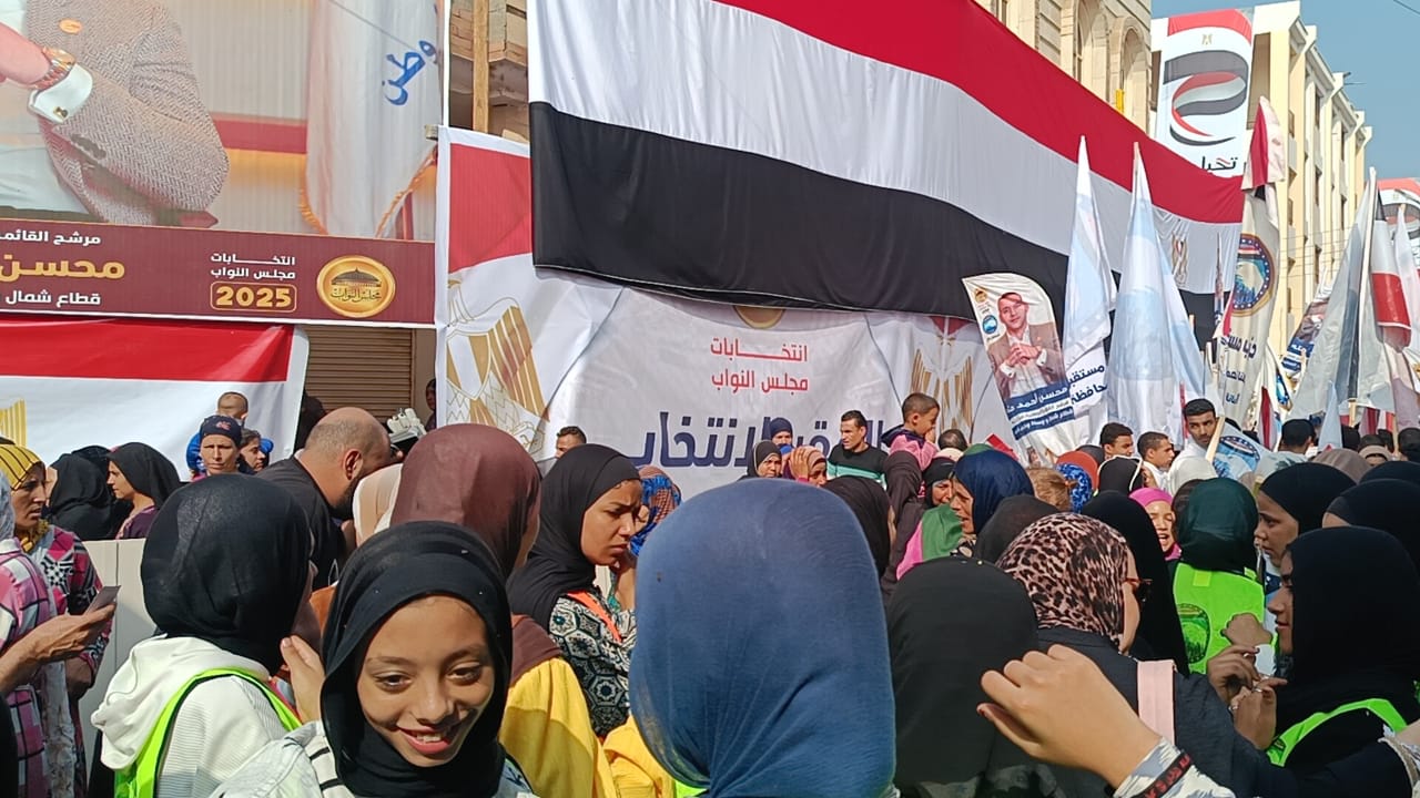 توافد الناخبون على لجان محافظة المنيا (2)
