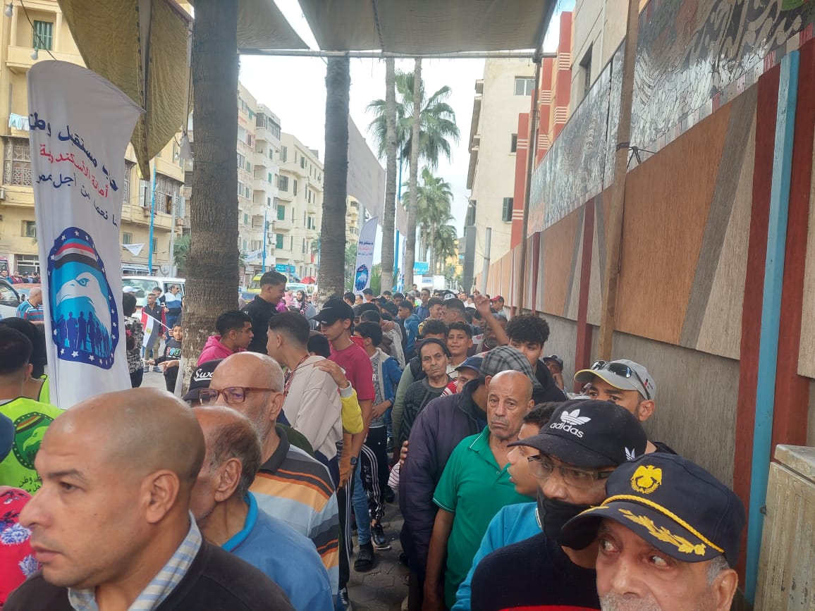 توافد الناخبين على دائرة الجمرك فى الإسكندرية (2)