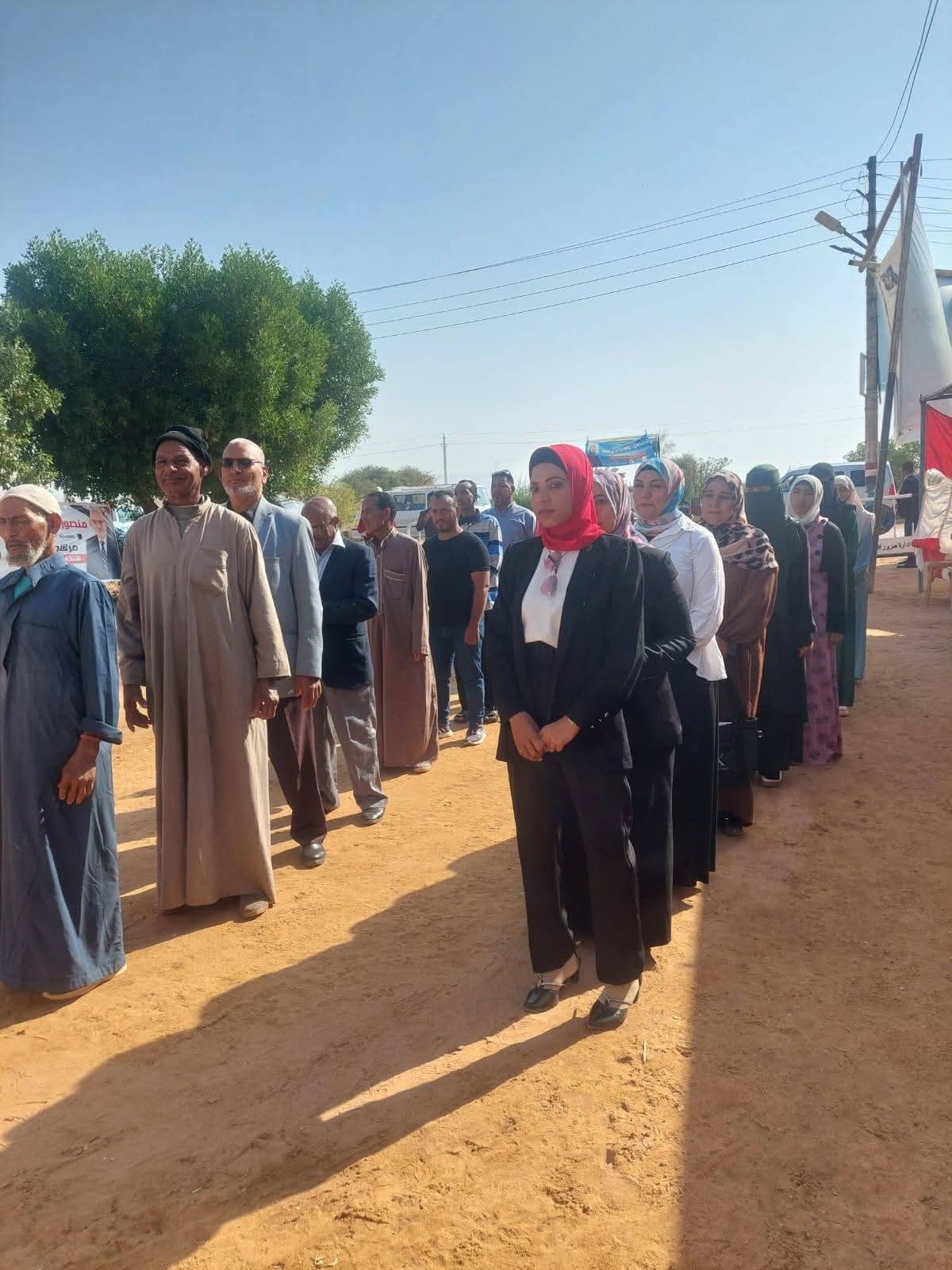 طوابير الناخبين أمام اللجان