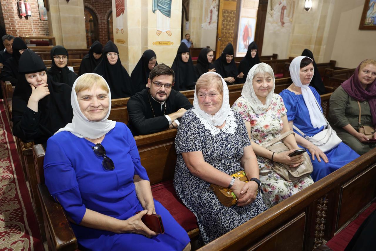 جانب من الوفد الروسي بالكنيسة