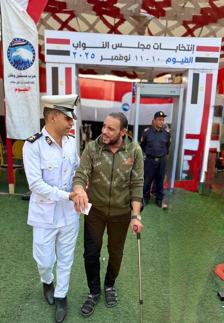 الشرطة تساعد ذوي الهمم للإدلاء بأصواتهم