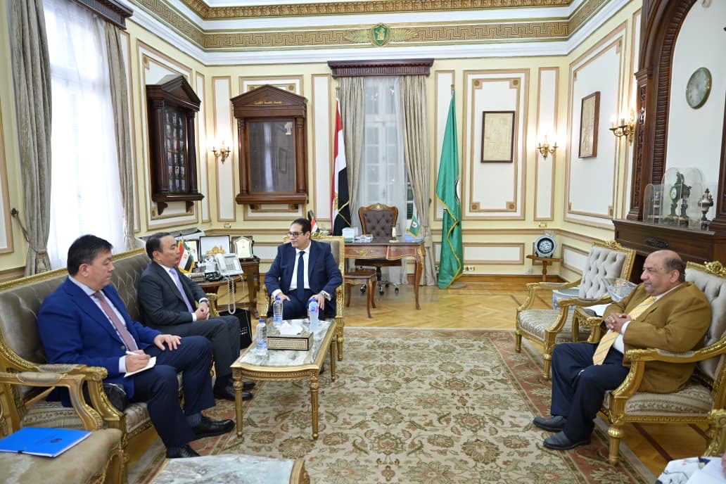 جانب من اللقاء جانب من اللقاء