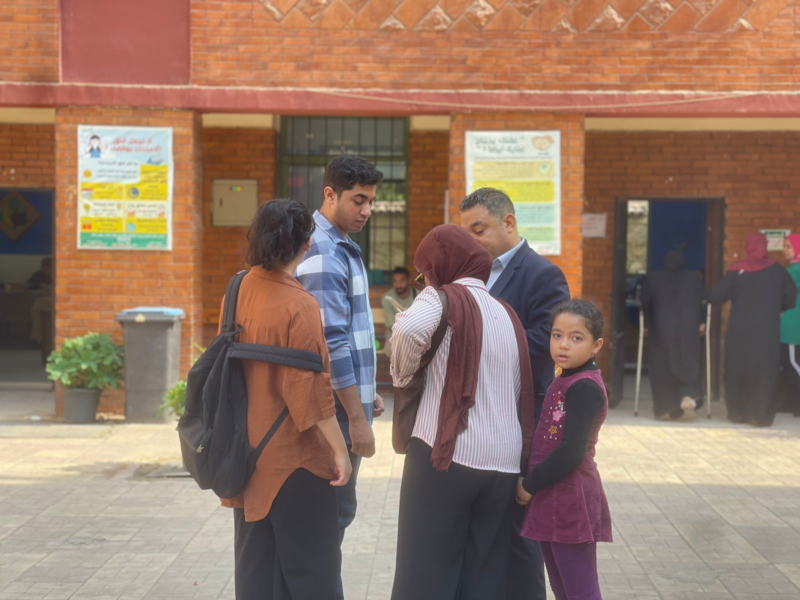 عائلة يدلون بأصواتهم معًا بانتخابات مجلس النواب