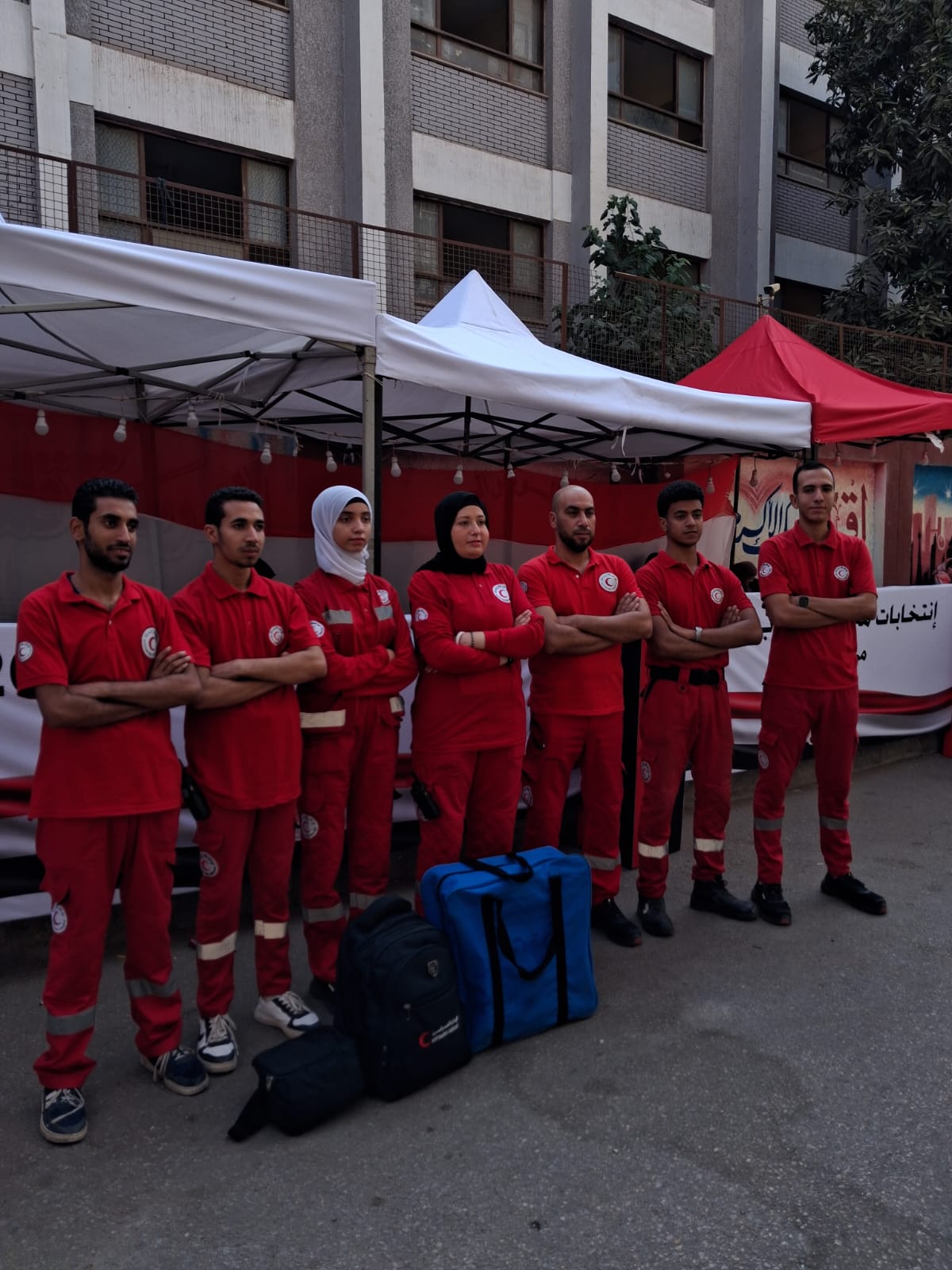 اطقم الهلال الاحمر