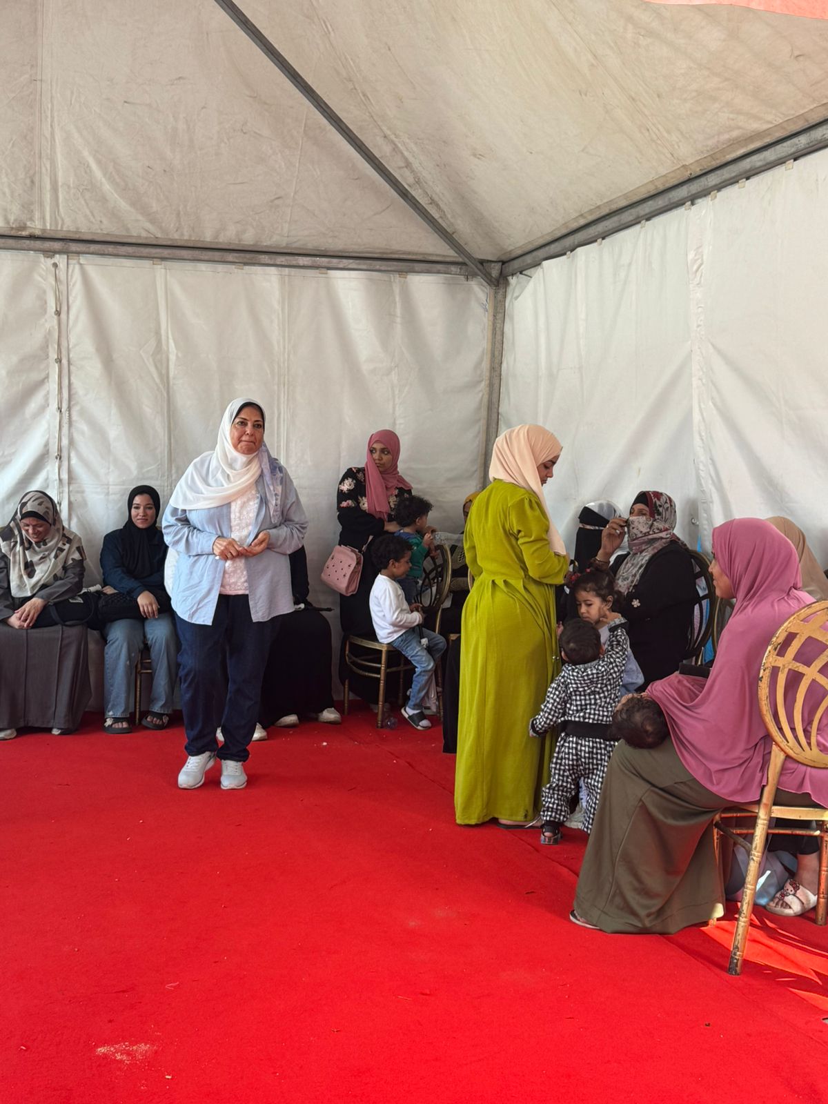 اقبال كثيف وتضاعف في اعداد الناخبين في انتخابات مجلس النواب بمدارس الحي المتميز بـ 6 أكتوبر  (3)