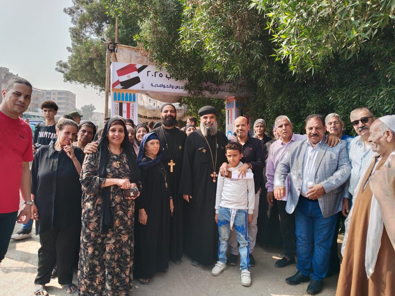 المشاركة الانتخابية تجمع المصريين في قلب الجيزة (4)
