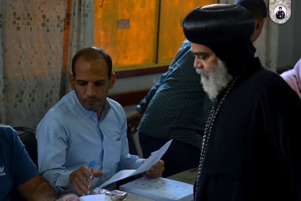 نيافة الأنبا بضابا يُدلي بصوته في انتخابات مجلس النواب نيافة الأنبا بضابا يُدلي بصوته في انتخابات مجلس النواب