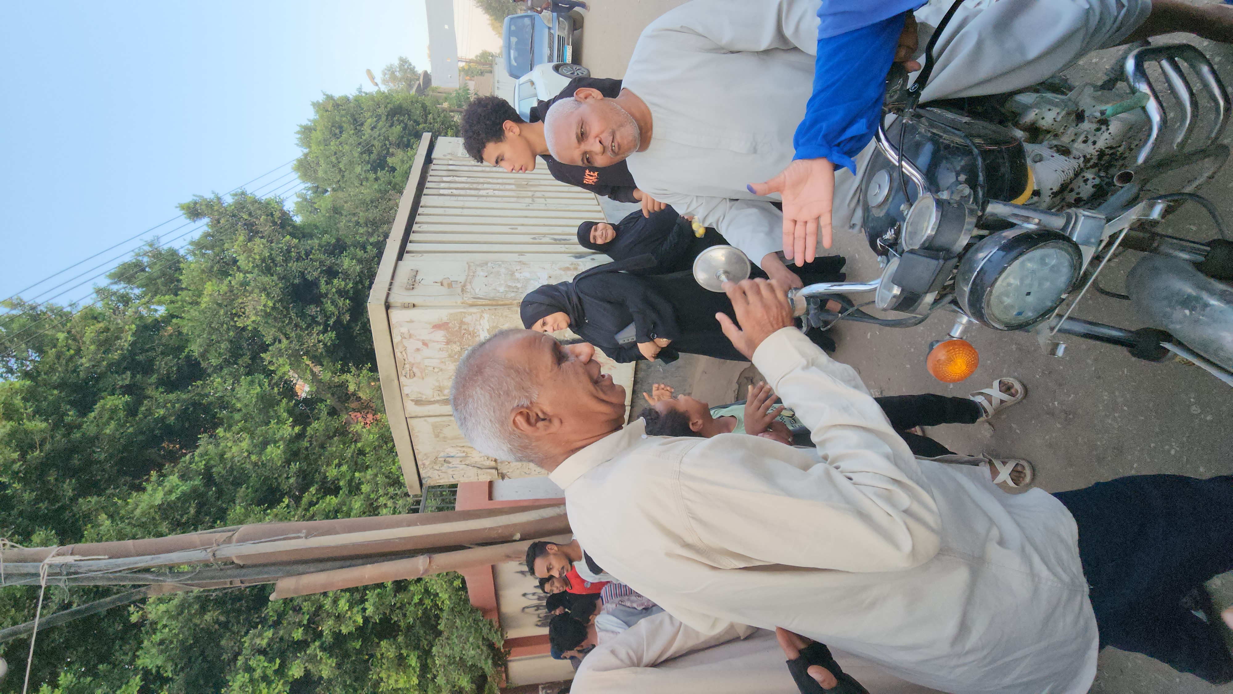  إقبال المواطنين على لجان أرمنت الحيط (5)