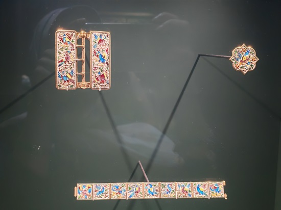 مجموعة مجوهرات متكاملة 