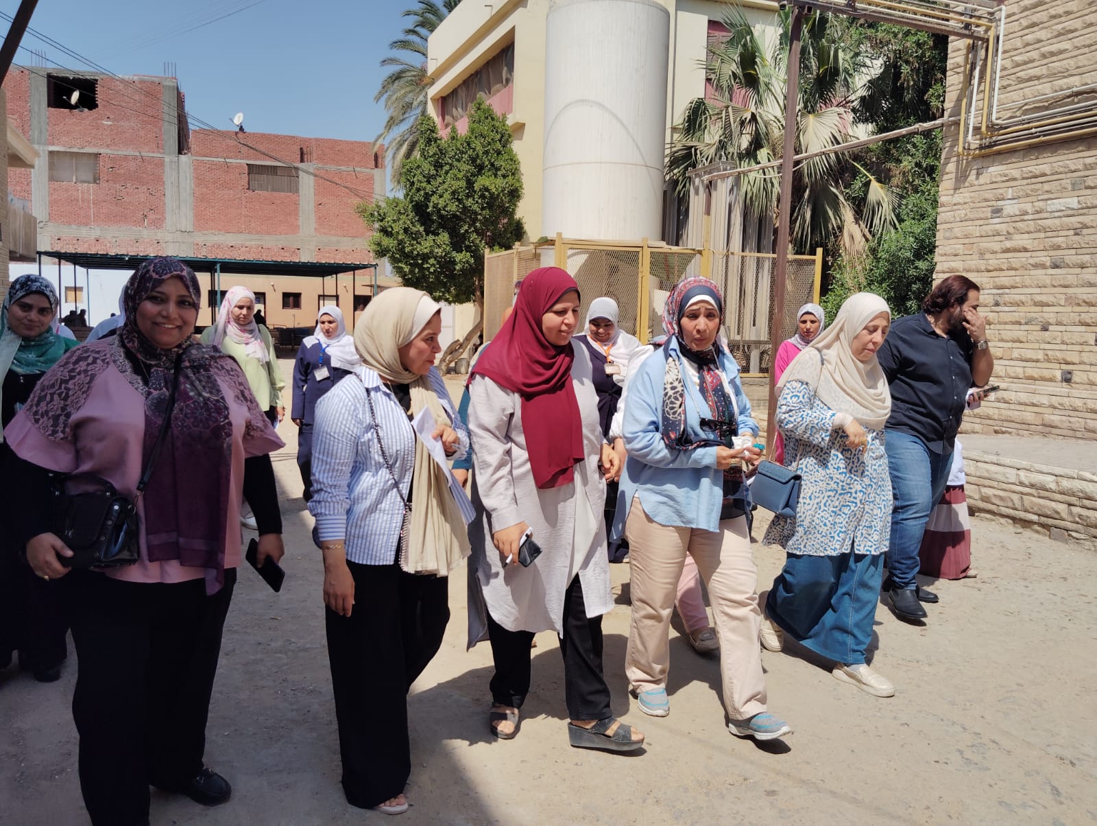 جانب من المشاركين فى الحملات التوعوية (1)