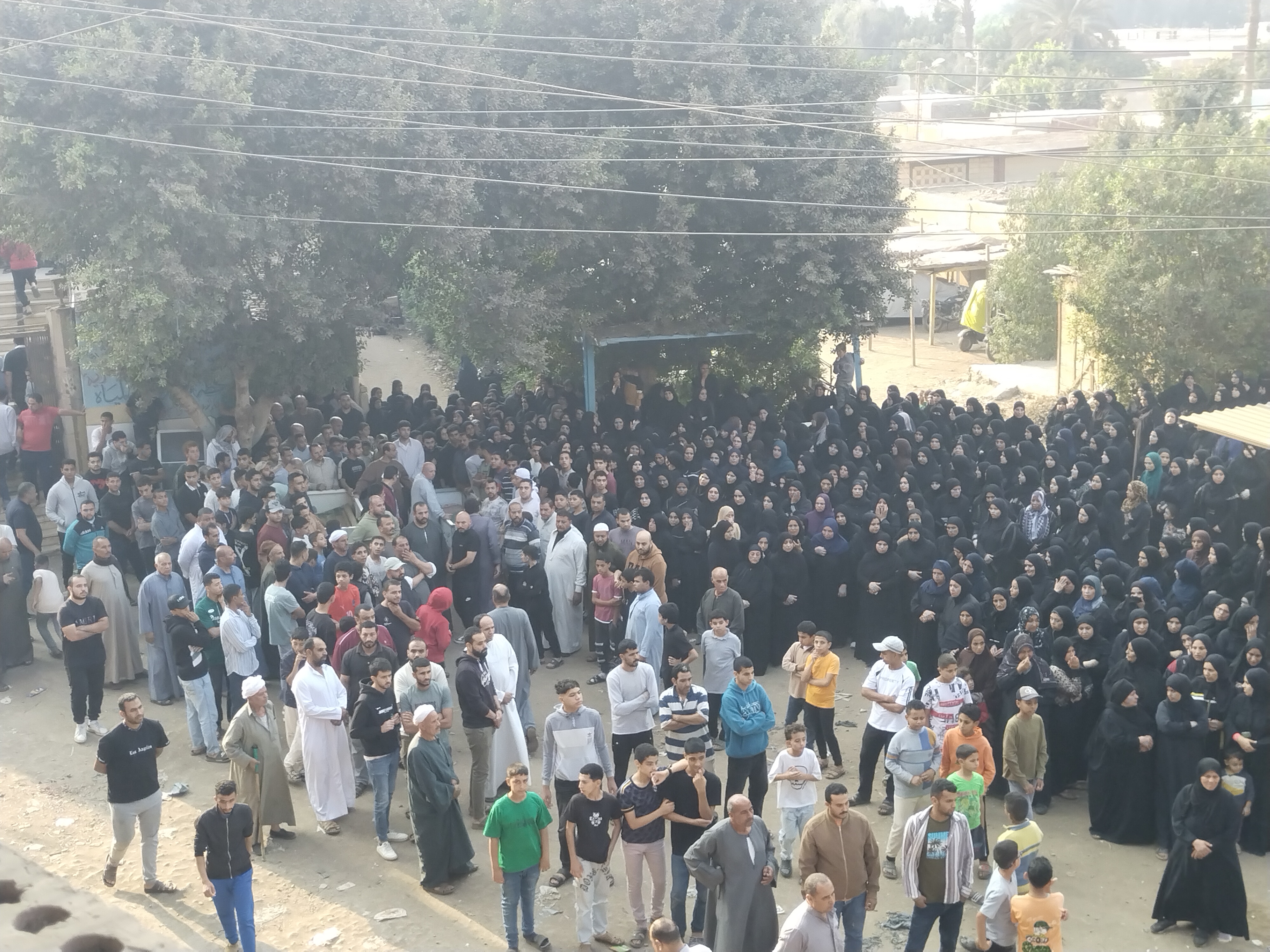 جنازة شقيقين توفيا فى حادث تصادم 3 سيارات