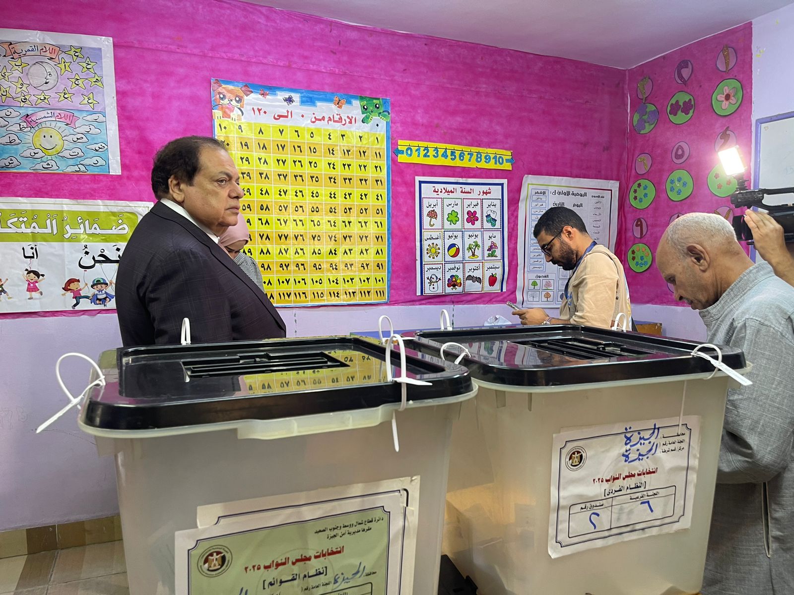 محمد أبو العينين يدلى بصوته فى انتخابات مجلس النواب 2025