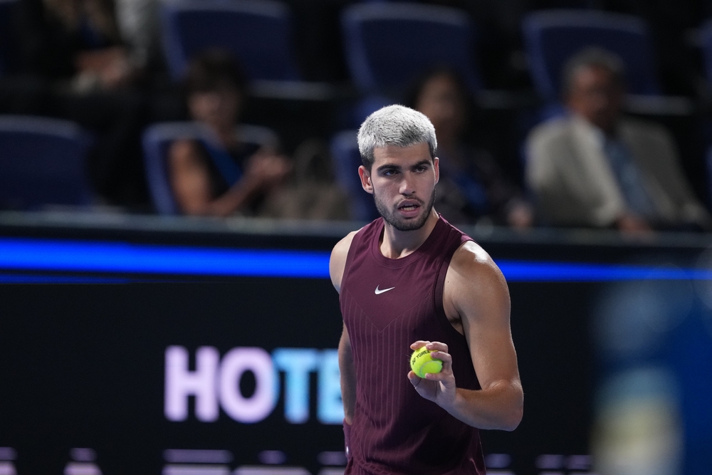 كارلوس ألكاراز .. أناقة على ملعب التنس