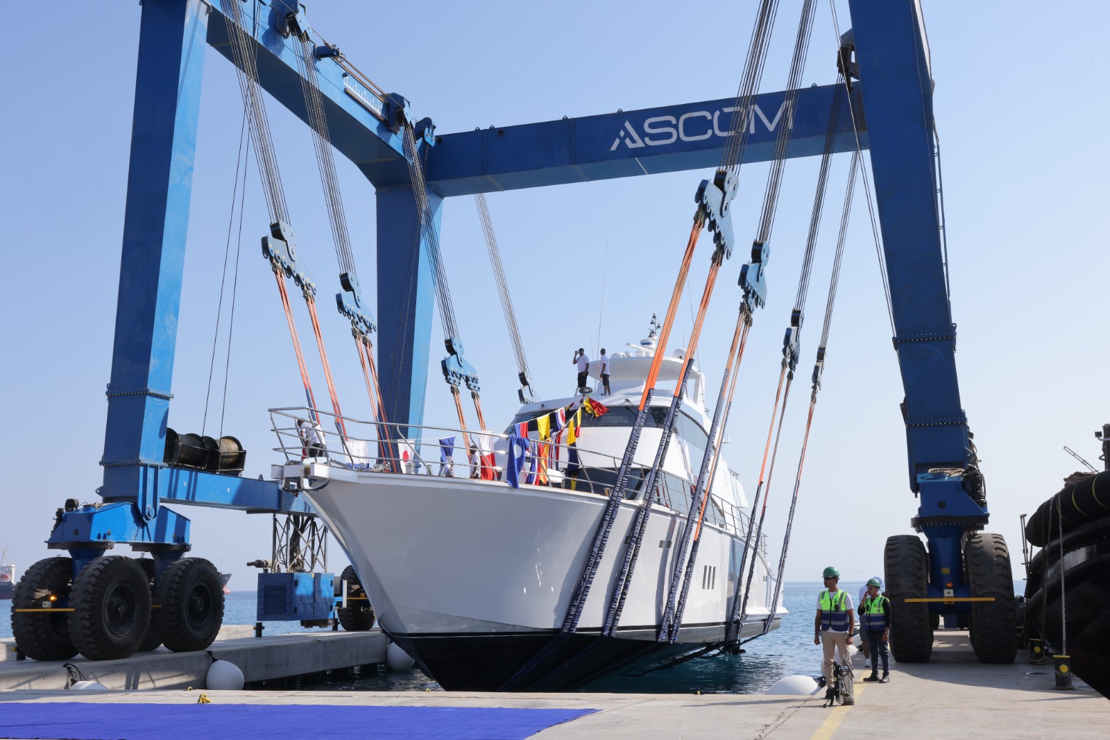 أحد اليخوت السياحية