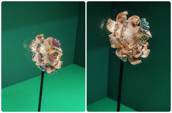 نفس التصميم بألوان فصوص مختلفة