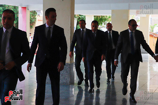 رئيس الوزراء يدلى بصوته فى انتخابات مجلس النواب (18)