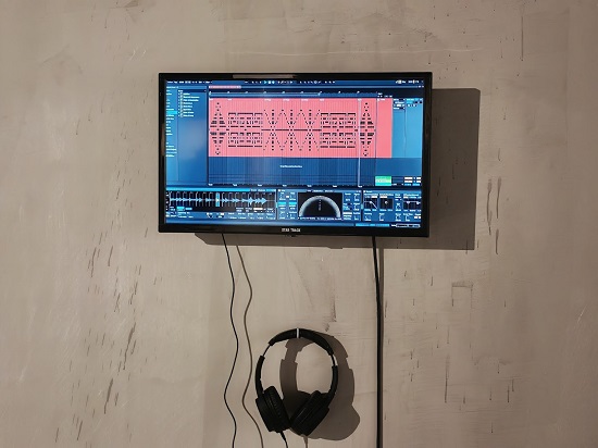 تجربة سمعية مميزة يحول غرز التطريز الفلسطيني لموسيقى