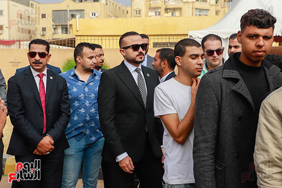 محمد الجارحى يدلى بصوته الانتخابى بالمدرسة اليابانية بالشيخ زايد (17)