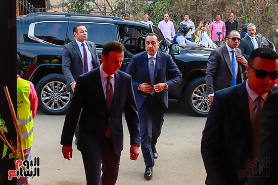 رئيس الوزراء يدلى بصوته فى انتخابات مجلس النواب (17)