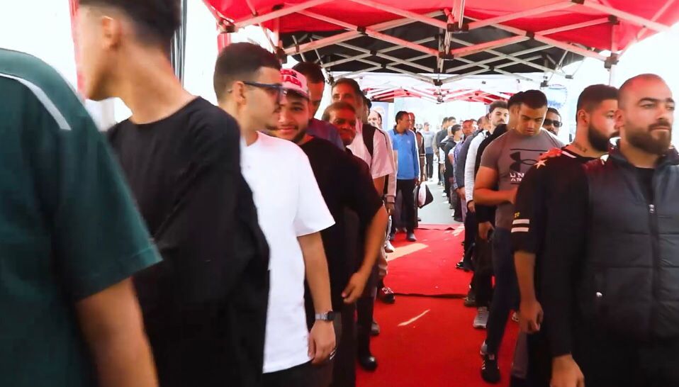 طوابير الشباب تمتد لعشرات الأمتار أمام لجان الجيزة (2)