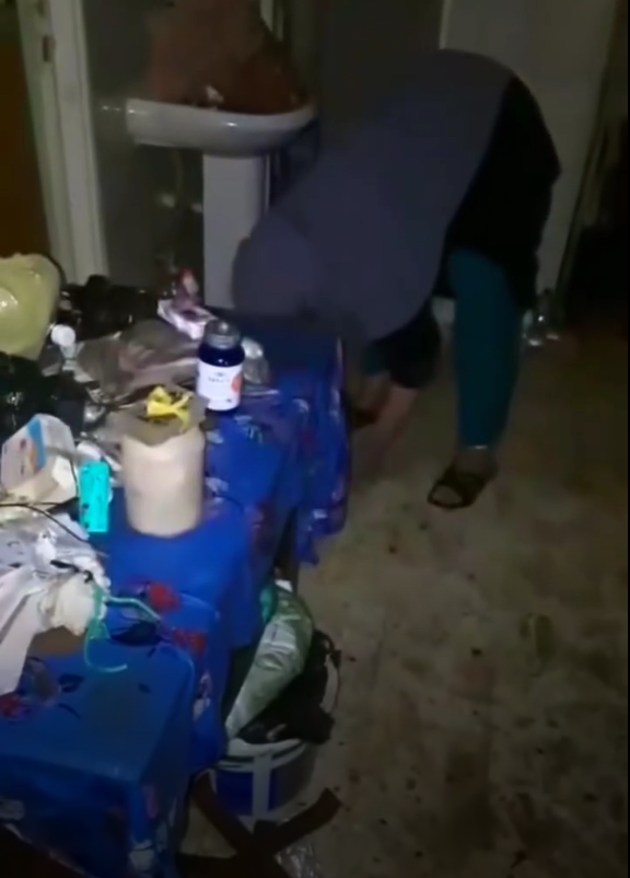 والد ربيعه يغرق شقتها بالمياه