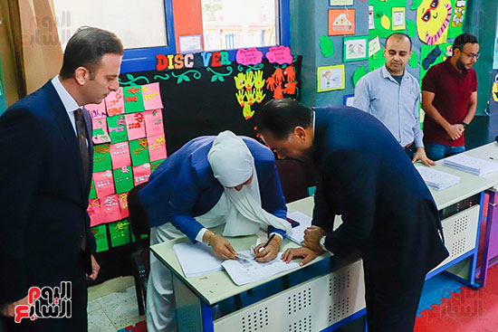 رئيس الوزراء يدلى بصوته فى انتخابات مجلس النواب (1)