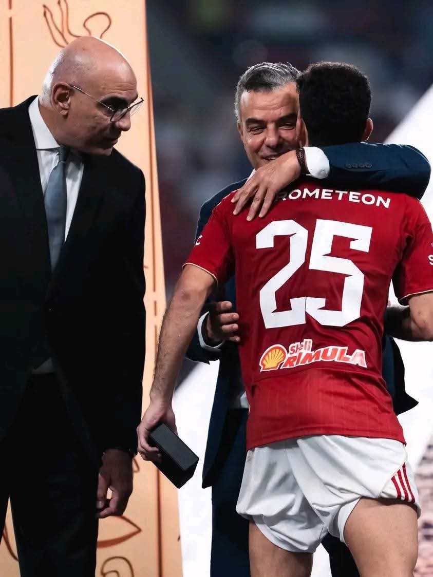 زيزو يحتفل مع خالد مرتجي زيزو يحتفل مع خالد مرتجي