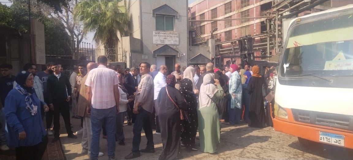 زحام  أمام لجان الانتخابات في الحوامدية (2)