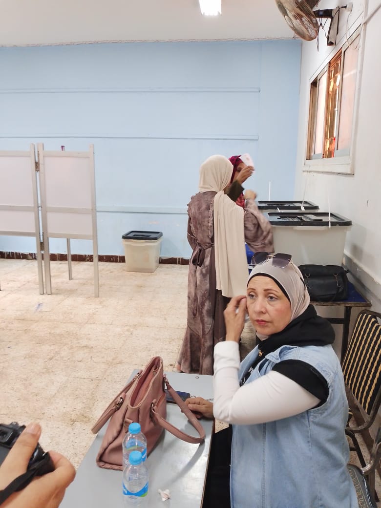 الناخبات تشاركن في انتخابات مجلس النواب بدائرة الوراق