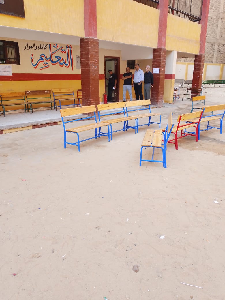 بدأ توافد عدد من المواطنين (4)