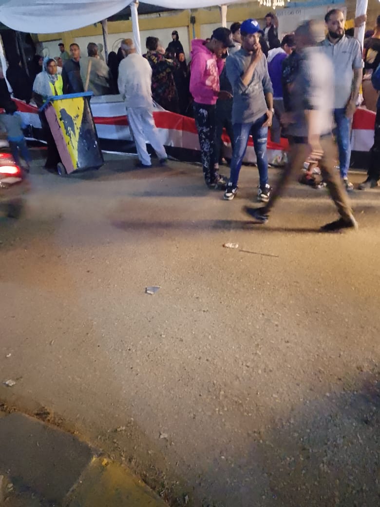 استمرار توافد المواطنين  (3)