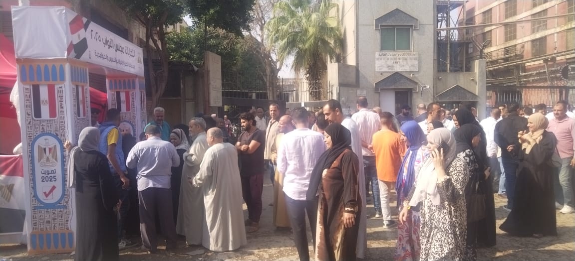 زحام  أمام لجان الانتخابات في الحوامدية (3)