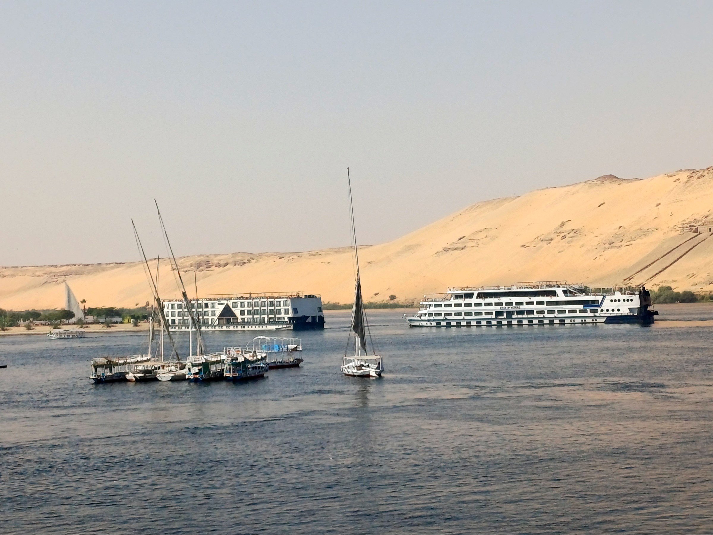 البواخر السياحية