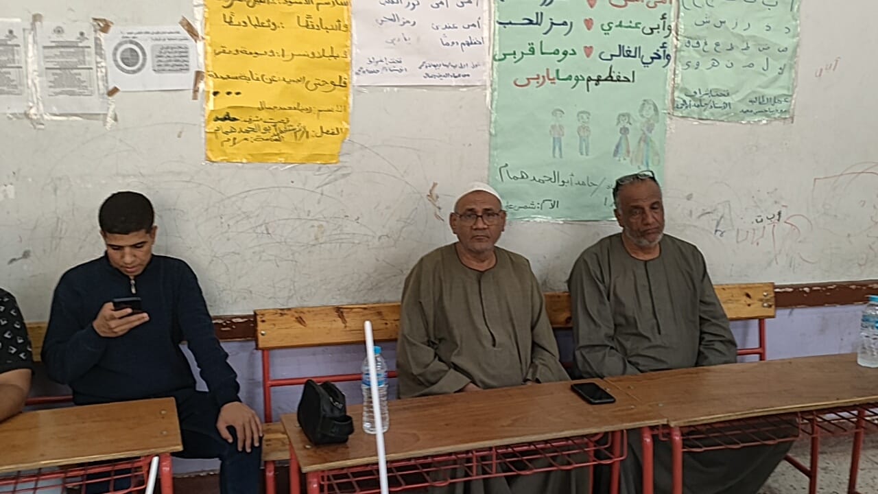 وكلاء باللجنة 